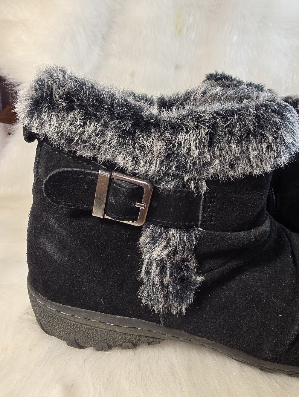 Khombu "Lindsey" Black Suede Faux Fur Cuff Ankle Snow Boots - Picture 6 of 14